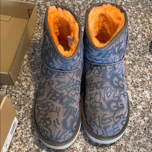 W classic street graffiti mini